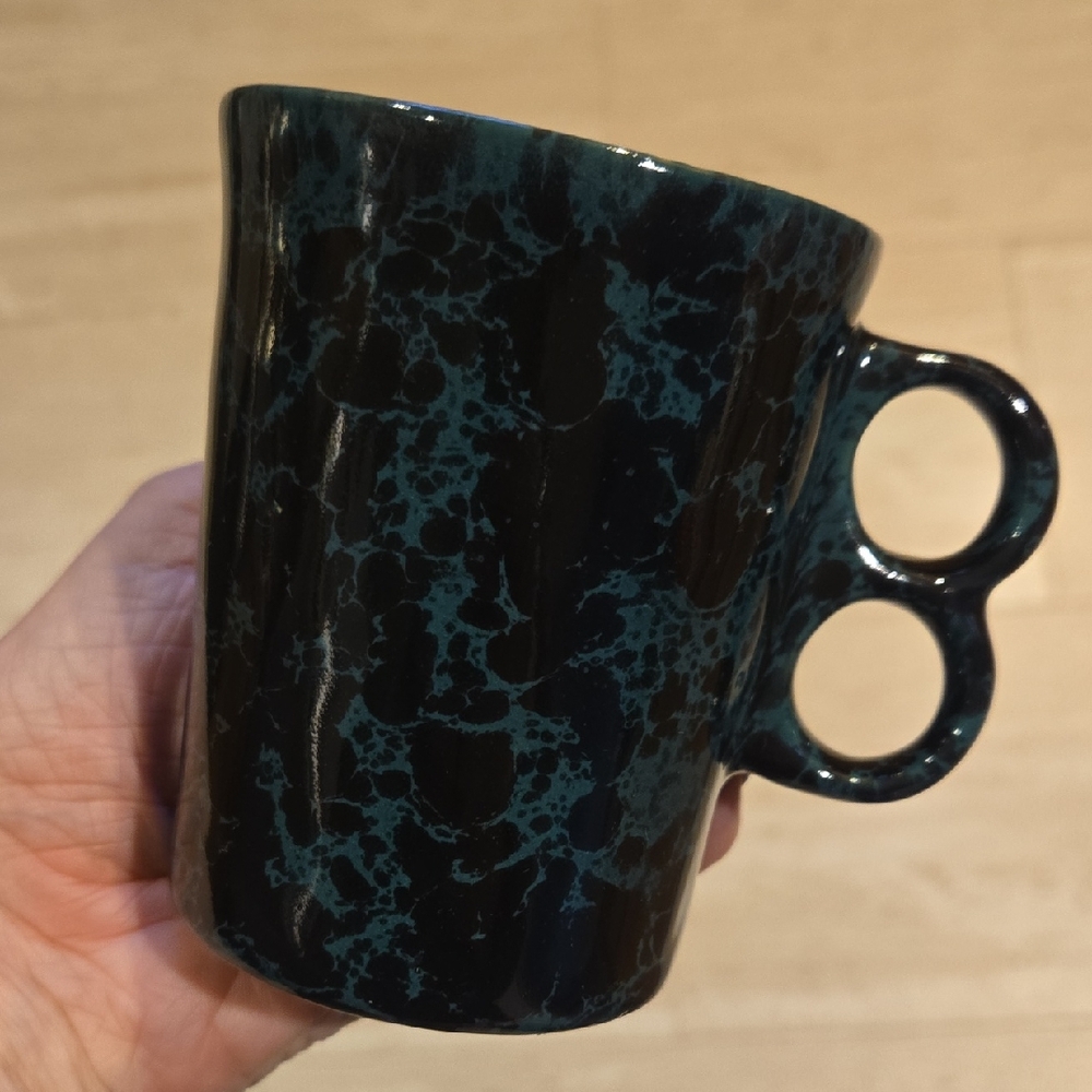 Bennington Pottery Vermont  Unique Green/Black Agate Design Trigger Mug
